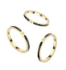 Guldfarvet Ring med Sort Bånd og Sten